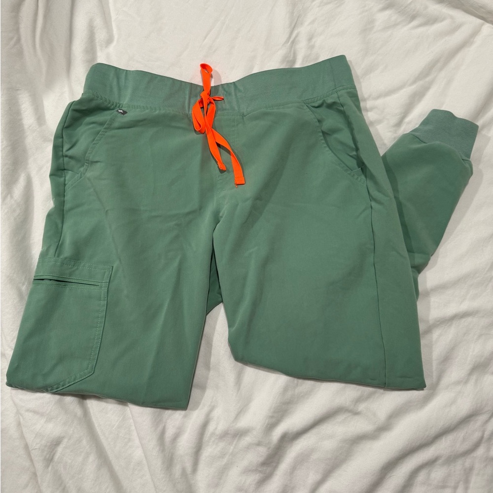 Figs Zamora Jogger scrubs size Medium Petite